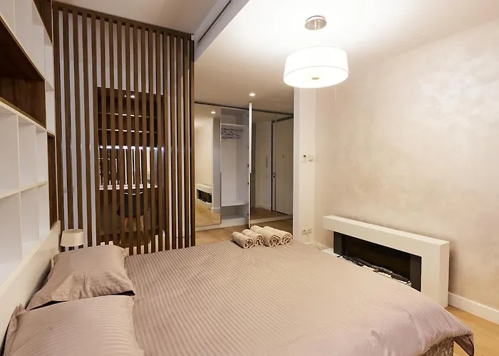 아파트 Vernescu 1 Residence, Luxury, Downtown, Parking *