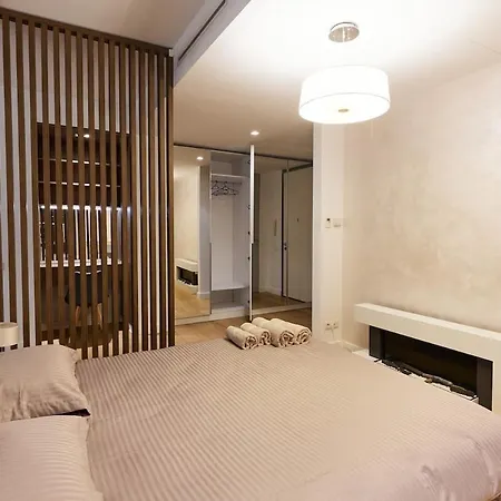 아파트 Vernescu 1 Residence, Luxury, Downtown, Parking *